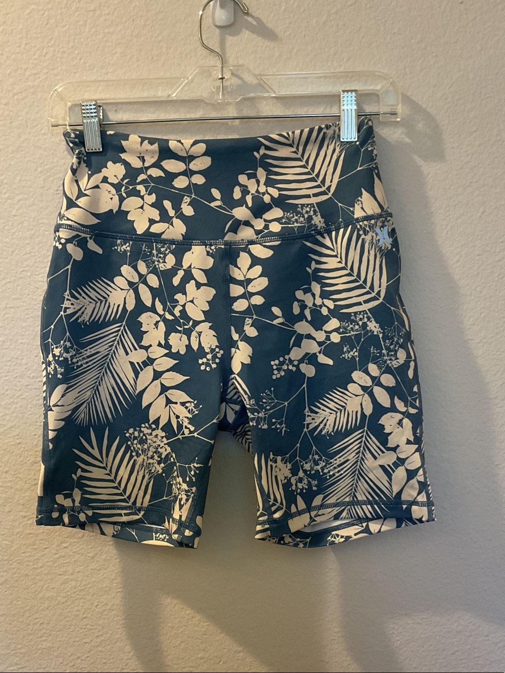 Hurley Teal & White High-Waist Floral Bike Shorts Size S